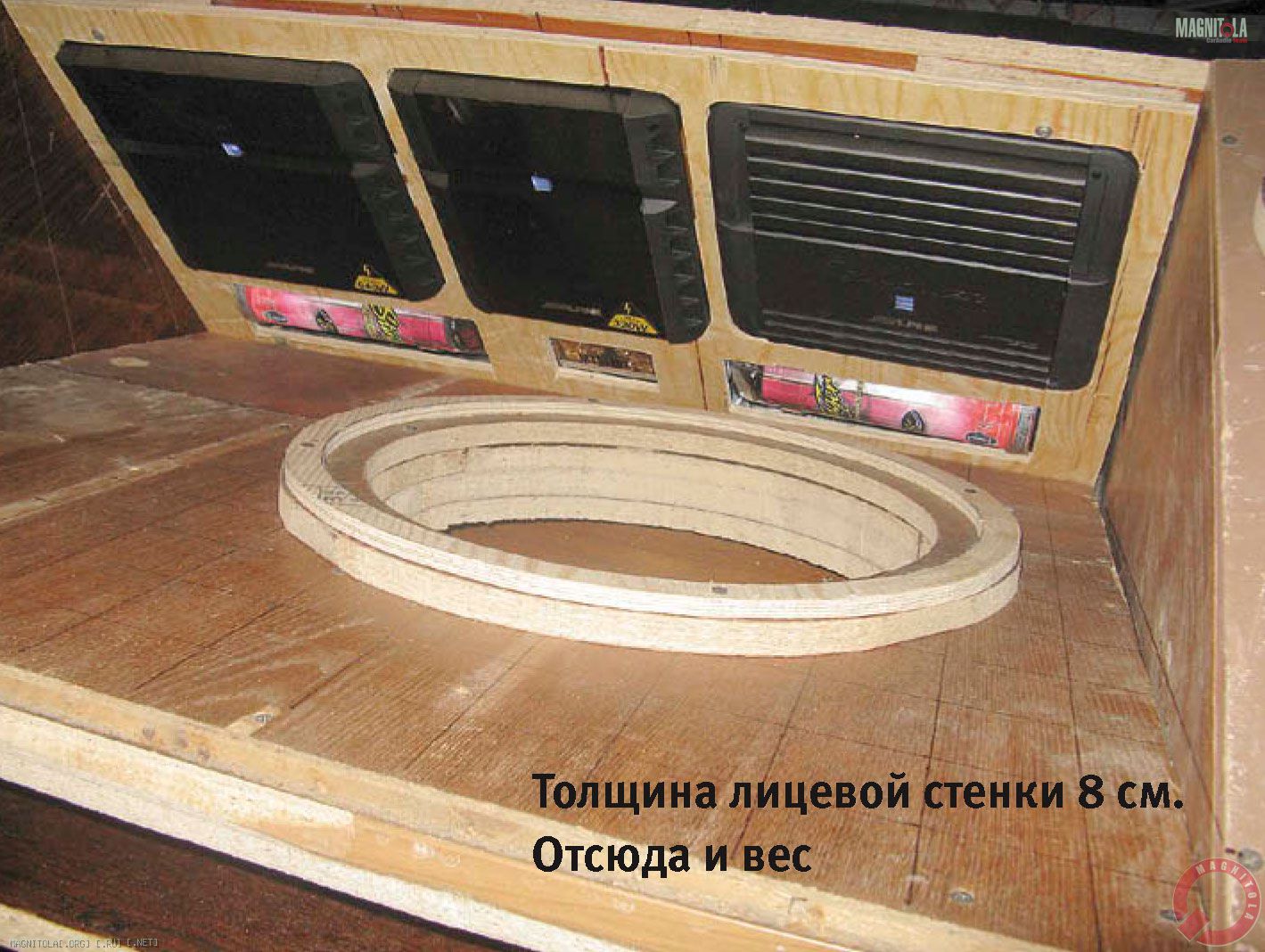 Толщина лицевой стенки 8 см. Отсюда и вес
