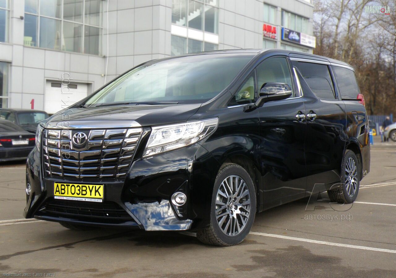 Хроники Магнитолы - Мультимедийная система в Toyota Alphard. Концерт у стены