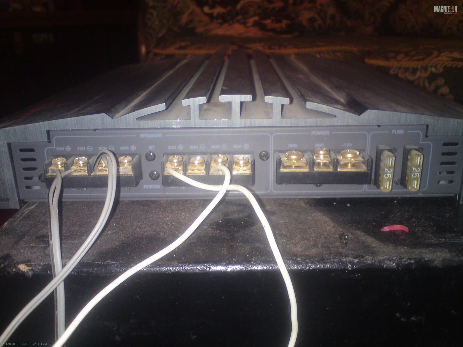 Помогите подключить сабвуфер и усилок (машынные в домашних условиях